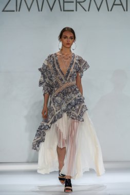 Zimmermann defile Mercedes-Benz Moda Haftası sırasında
