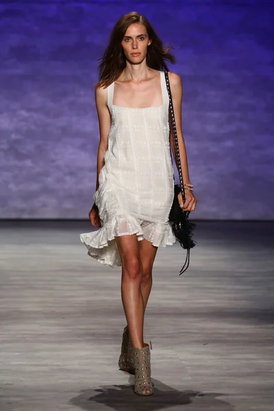 Rebecca Minkoff pokaz mody podczas Mercedes-Benz Fashion Week — Zdjęcie stockowe