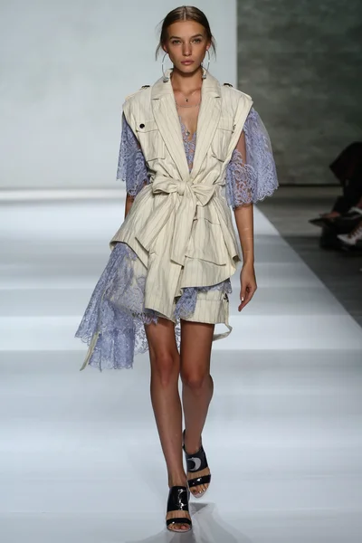 Zimmermann fashion show during Mercedes-Benz Fashion Week — Stock Photo, Image