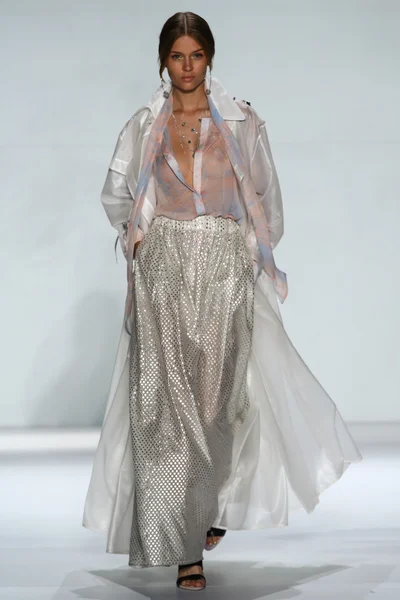 Zimmermann fashion show during Mercedes-Benz Fashion Week — Stock Photo, Image
