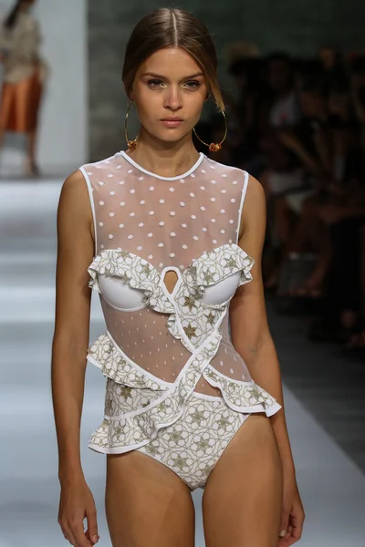 Zimmermann desfile de moda durante Mercedes-Benz Fashion Week — Fotografia de Stock