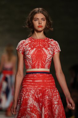 Luis Antonio defile Mercedes-Benz Moda Haftası sırasında