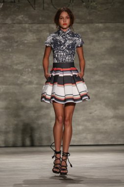Luis Antonio defile Mercedes-Benz Moda Haftası sırasında