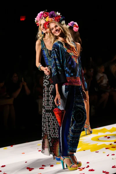 Desigual during Mercedes-Benz Fashion Week — Stock Photo, Image