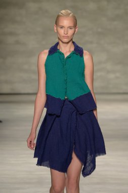 Oğlum Jung Wan defileye