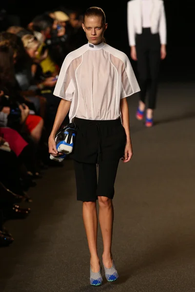 Alexander Wang sfilata di moda — Foto Stock