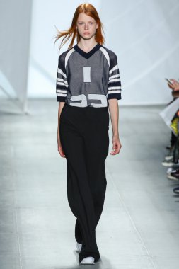 Lacoste Mercedes-Benz Moda Haftası sırasında