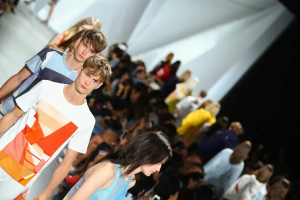 Finale op Lacoste tijdens de Mercedes-Benz Fashion Week — Stockfoto