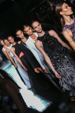 Prabal Gurung defile