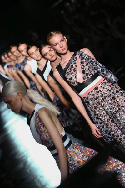 Desfile de moda de Prabal Gurung — Foto de Stock