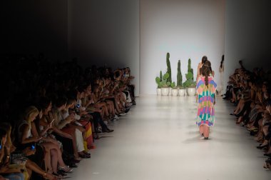 Mara Hoffman Bahar-Yaz 2015 Koleksiyonu