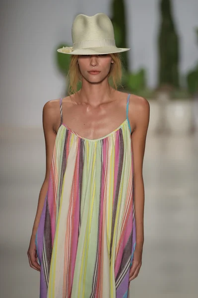 Mara Hoffman Spring-Summer 2015 Collection — Stock Photo, Image