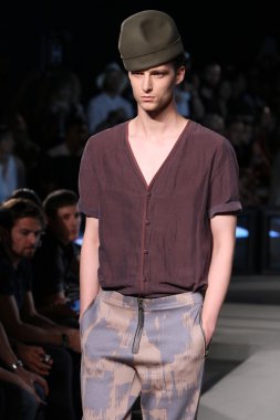 Robert Geller defile