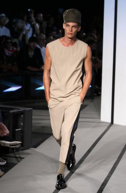 Robert Geller defile
