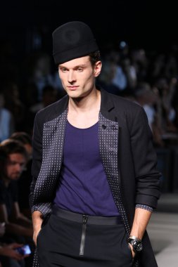 Robert Geller defile