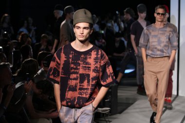 Robert Geller defile