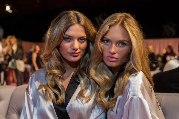 Entre bastidores en el desfile de moda Victoria 's Secret —  Fotos de Stock