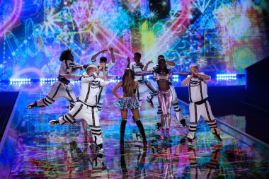 Ariana Grande Victoria's Secret fashion Show'da