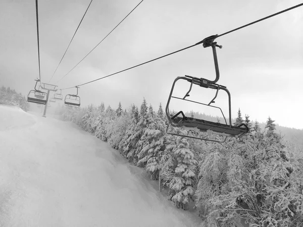 Schneehang in den Bergen — Stockfoto