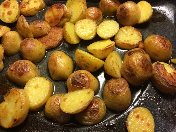 Patatas jóvenes horneadas — Foto de Stock