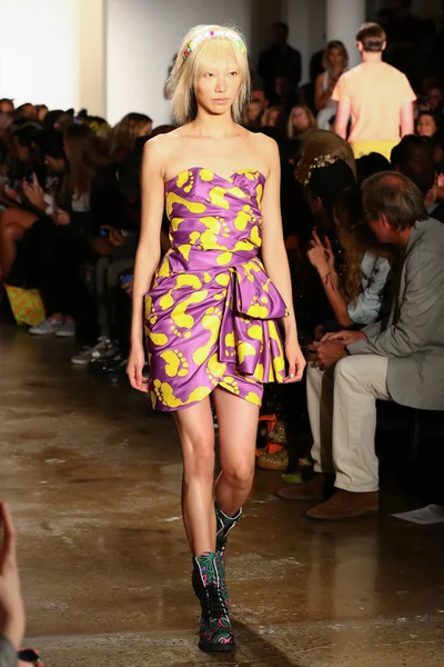 Jeremy Scott fashion show — Stock Photo, Image