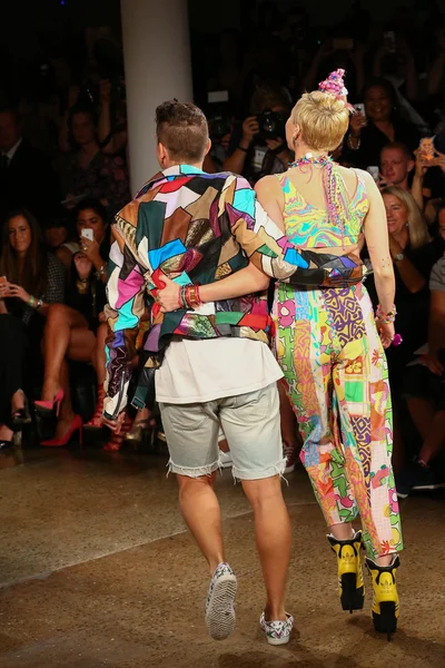 Jeremy Scott desfile de moda — Fotografia de Stock