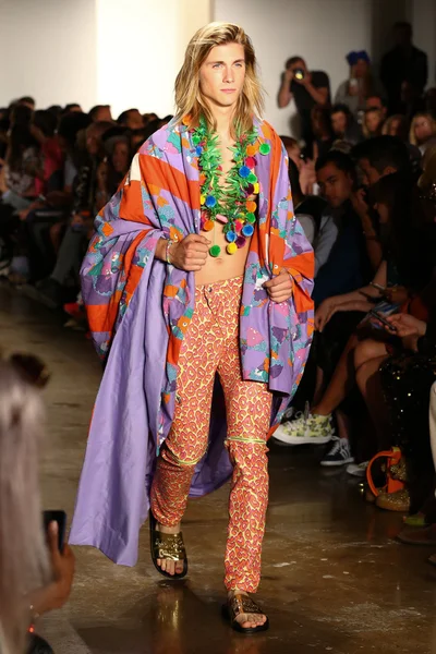 Jeremy Scott moteshow – stockfoto