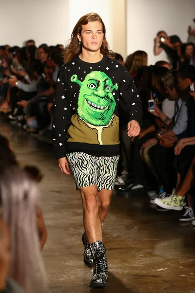 Jeremy Scott modeshow — Stockfoto