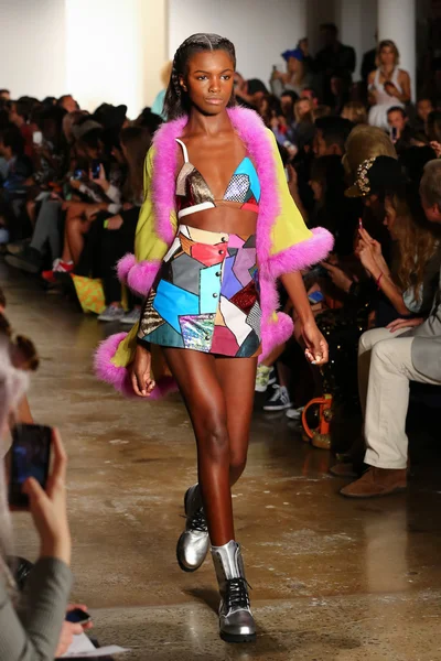 Jeremy Scott fashion show — Stock Photo, Image