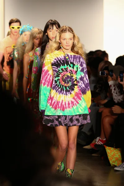 Jeremy Scott moteshow – stockfoto