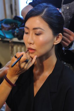 Chicca Lualdi göster