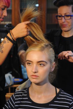 Chicca Lualdi göster