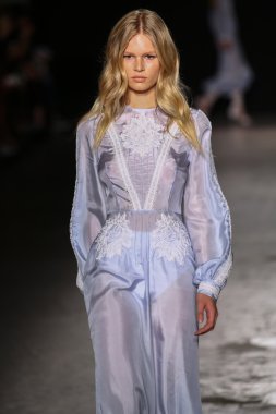 Francesco Scognamiglio göster