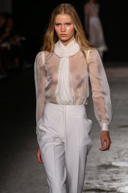 Francesco Scognamiglio göster