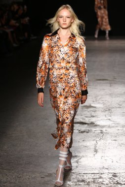 Francesco Scognamiglio göster