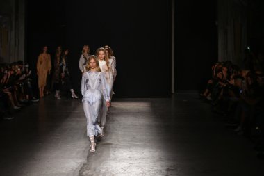 Francesco Scognamiglio göster