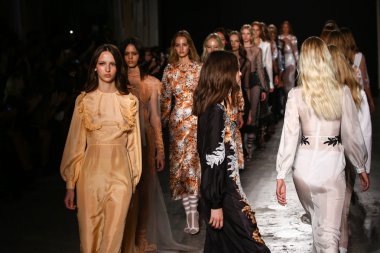 Francesco Scognamiglio göster