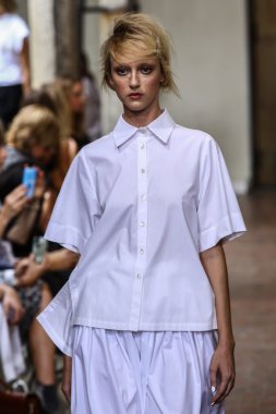 Ben am Isola Marras göster: