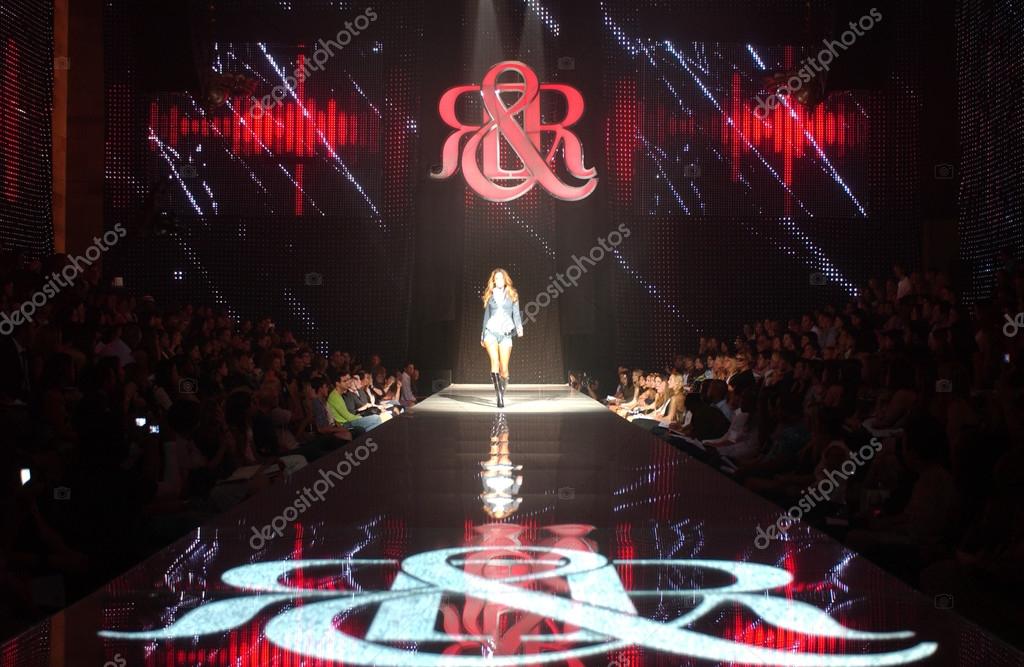 NEW YORK - SEPTEMBER 09 : general view to the runway during Rock & Republic at Olympus Fashion Week Spring 2007 at Cipriani - September 09, 2006 in NYC, NY, United States