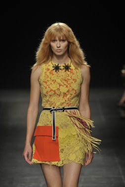 Angelo Marani - gösterisi sırasında Milan Fashion Week