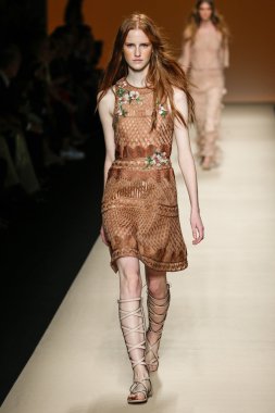 Alberta Ferretti Haritayı Milan Fashion Week kapsamında