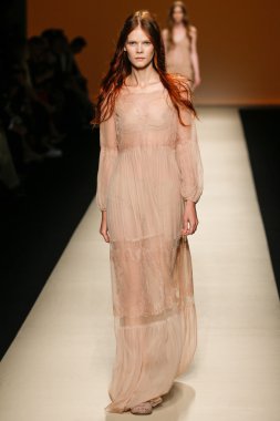 Alberta Ferretti Haritayı Milan Fashion Week kapsamında