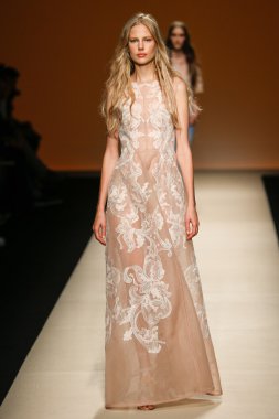 Alberta Ferretti Haritayı Milan Fashion Week kapsamında