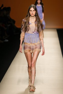 Alberta Ferretti Haritayı Milan Fashion Week kapsamında