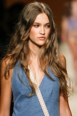 Alberta Ferretti Haritayı Milan Fashion Week kapsamında