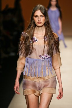 Alberta Ferretti Haritayı Milan Fashion Week kapsamında