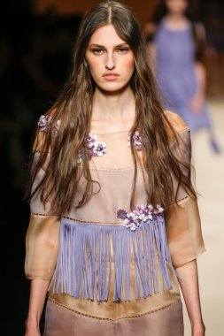 Alberta Ferretti Haritayı Milan Fashion Week kapsamında