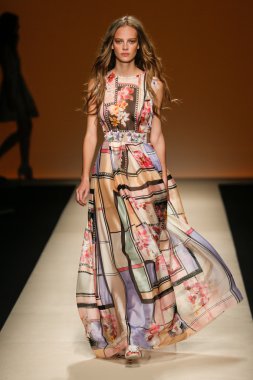 Alberta Ferretti Haritayı Milan Fashion Week kapsamında