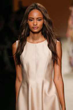 Alberta Ferretti Haritayı Milan Fashion Week kapsamında