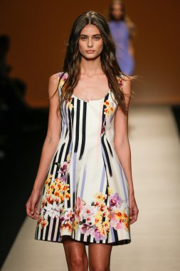 Alberta Ferretti Haritayı Milan Fashion Week kapsamında